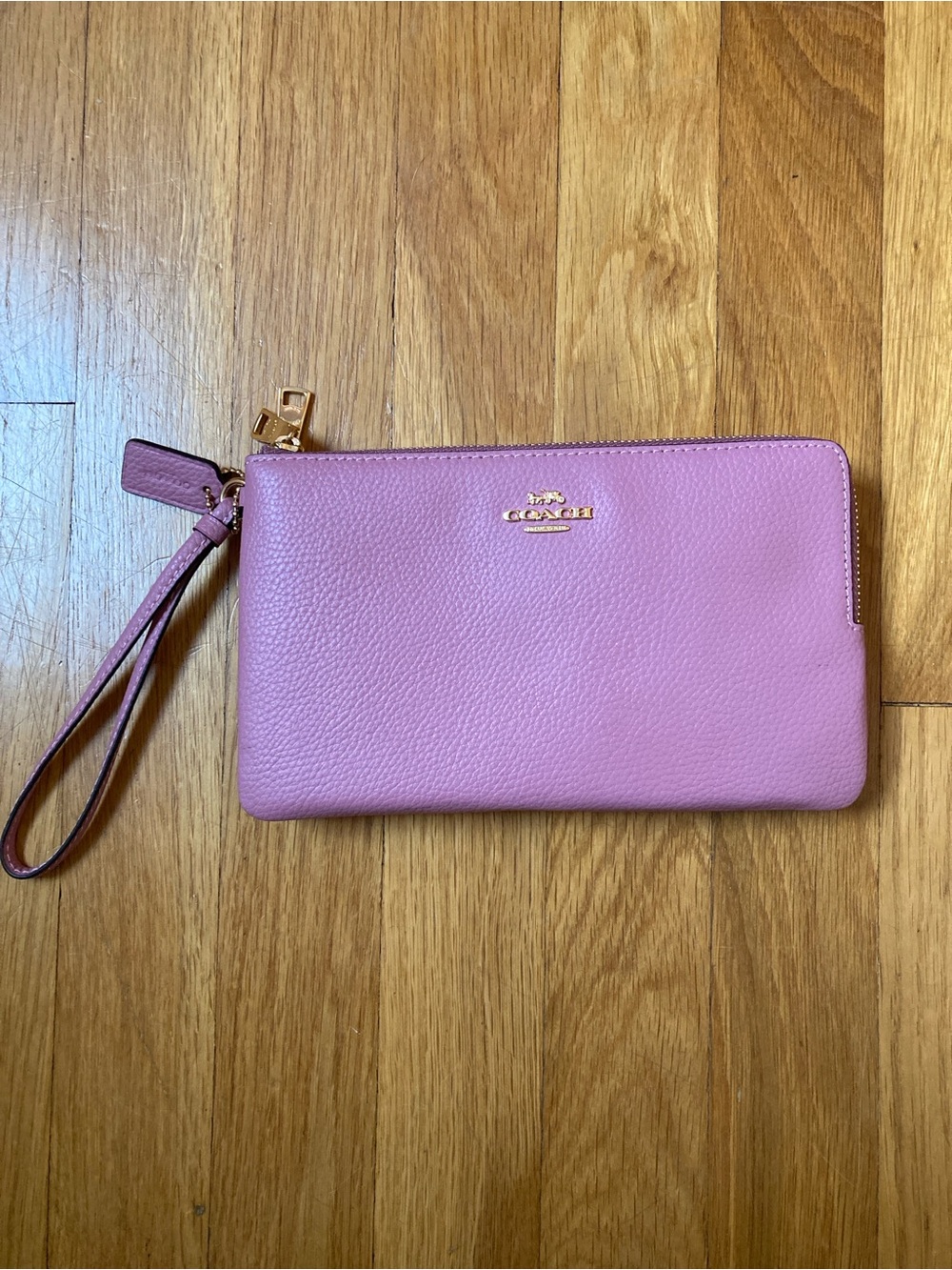 NWT Coach Pink Pebbled Leather Wristlet with Gold Logo